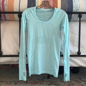 Luluelemon athletica swiftly tech top
